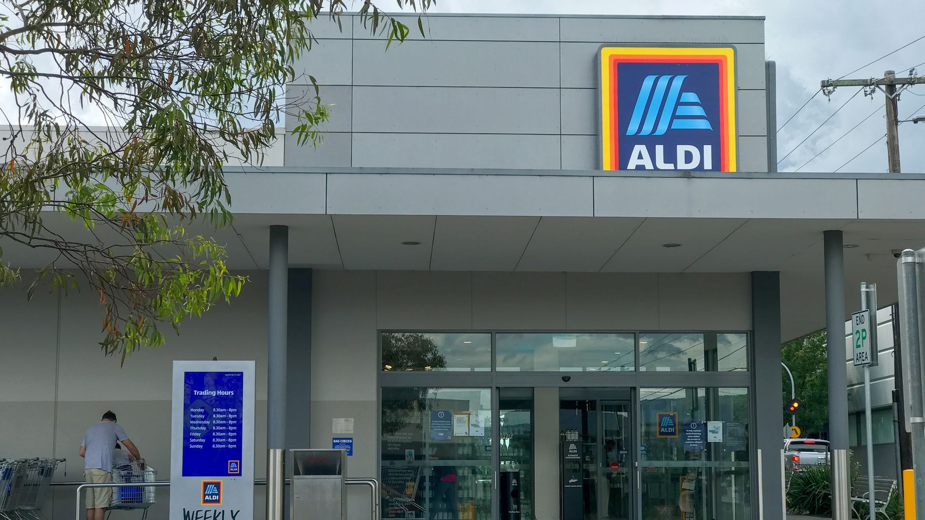 Aldi making 2,000 more jobs